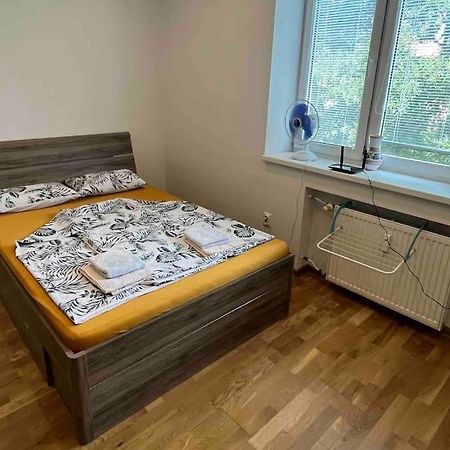 Brand New Apartment In The Heart Of Bratislava Esterno foto