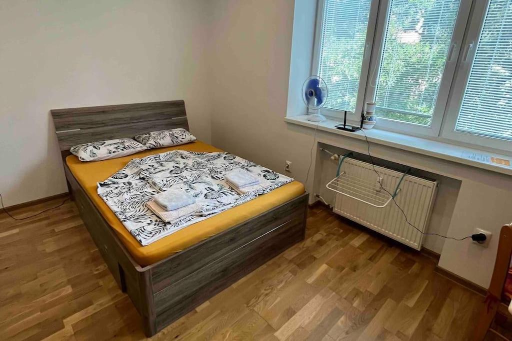 Brand New Apartment In The Heart Of Bratislava Esterno foto